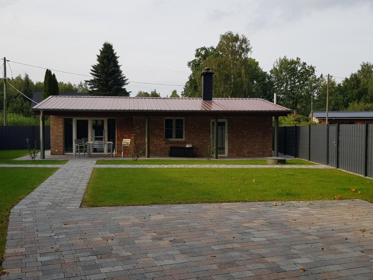 Bungalow Am Neustaedter See Neustadt-Glewe Exterior photo